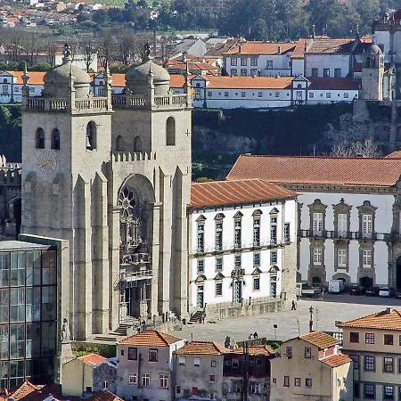 ! Free Parking Street ! Ground Floor With Washer! Apartament