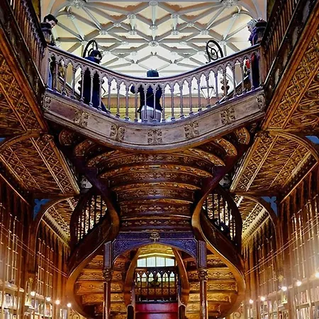 ! Free Parking Street ! Ground Floor With Washer! Apartament Porto