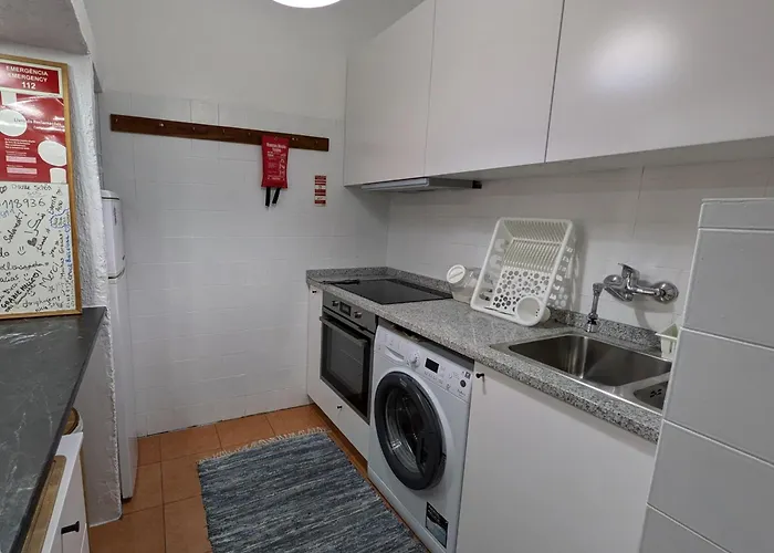 Apartamento ! Free Parking Street ! Ground Floor With Washer! Oporto