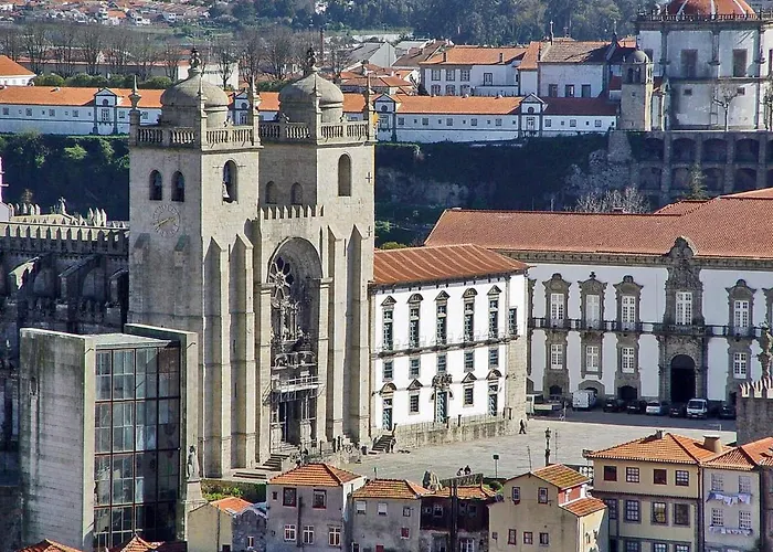 ! Free Parking Street ! Ground Floor With Washer! Apartamento