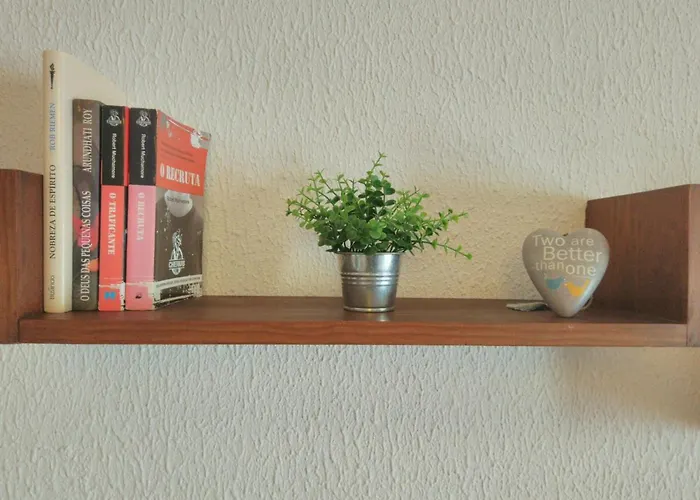 ! Free Parking Street ! Ground Floor With Washer! Apartamento Oporto