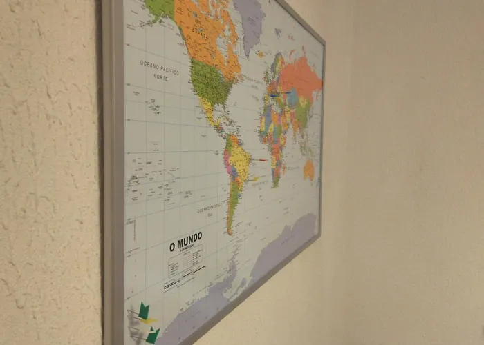 ! Free Parking Street ! Ground Floor With Washer! Apartamento