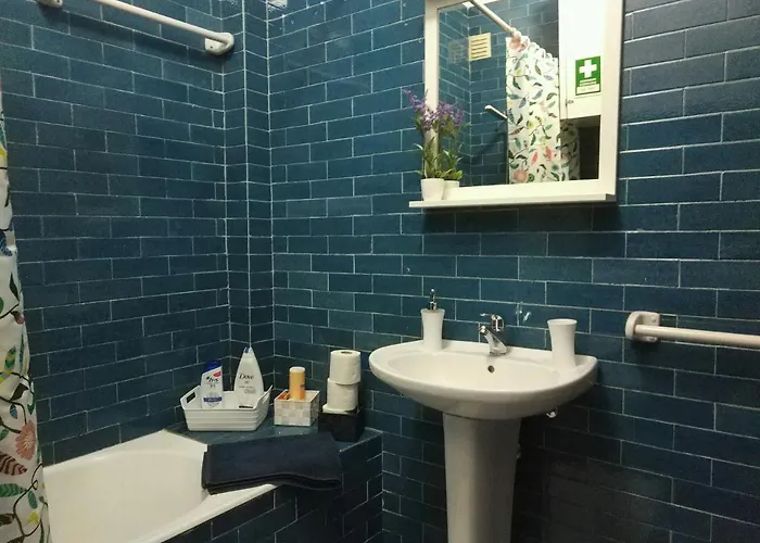 ! Free Parking Street ! Ground Floor With Washer! Апартаменты Порту